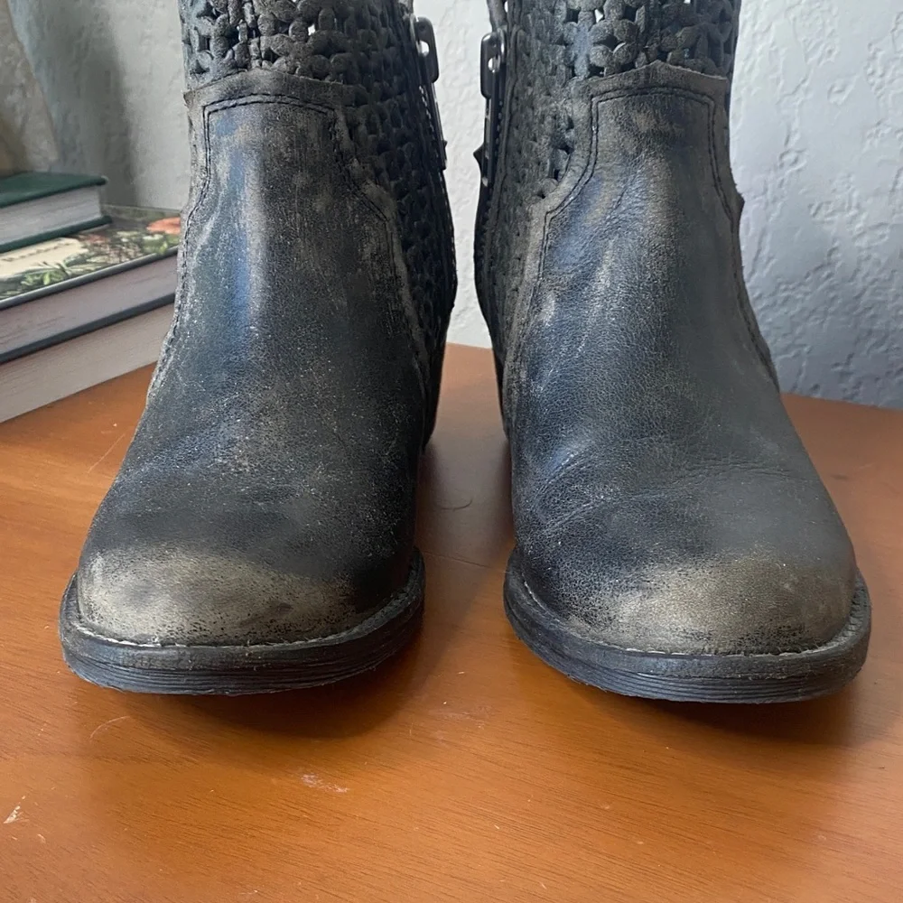 Circle G Distressed Black Woven Cutout Ankle Boots - Picture 10 of 10